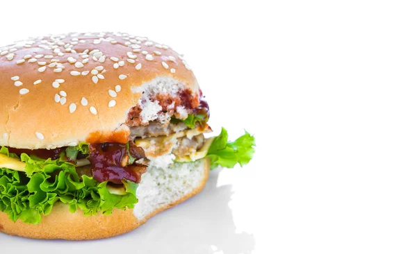 Hambúrguer mordido no fundo branco — Fotografia de Stock