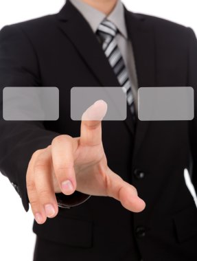Beyaz backgrou karşı hayali bir ekrana dokunarak iş adamı