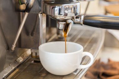 Espresso kahve dükkanında hazırlar
