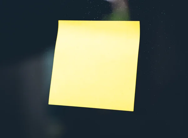 Blank sticky note on The refrigerator — Stock Photo, Image