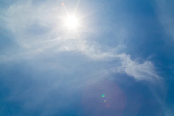 Nube en el cielo azul — Foto de Stock