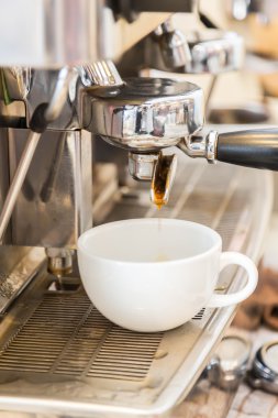 Espresso kahve dükkanında hazırlar