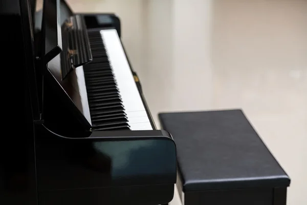 Teclas de piano fechar — Fotografia de Stock