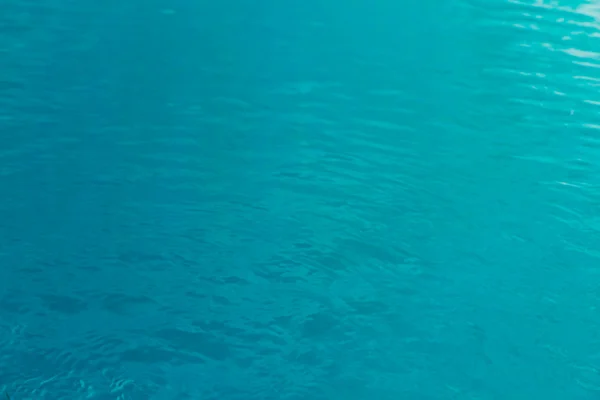 Piscina blu acqua increspata — Foto Stock