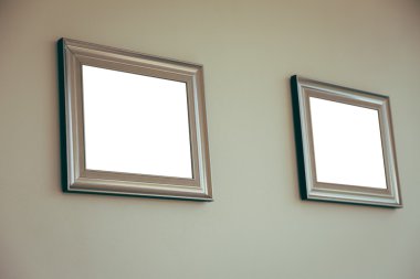 Vintage duvarda çerçeveli