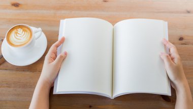 Ellerini aç boş katalog, dergi, kitap sahte