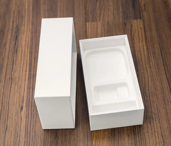 Leere weiße Box-Attrappe — Stockfoto