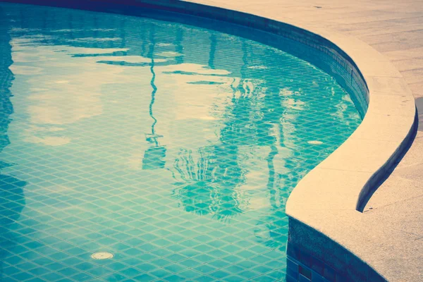 Piscina de cerca —  Fotos de Stock