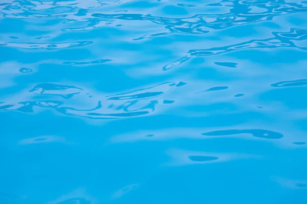 Piscina azul água ondulada — Fotografia de Stock