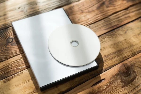 Disco compacto em branco com tampa — Fotografia de Stock