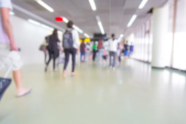 Passengers walking in the airport — Stock Photo, Image