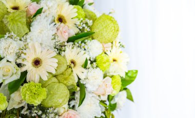 güzel düğün çiçekleri