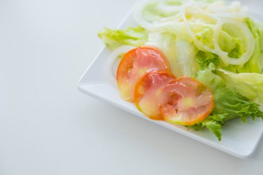 Taze sebze salatası