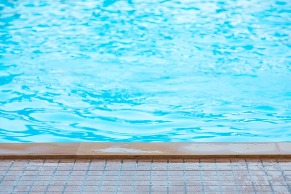 Zwembad geklonken water — Stockfoto