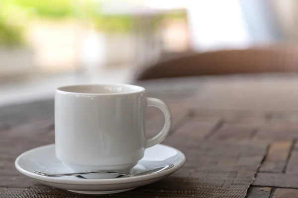 白いカップでコーヒー — ストック写真