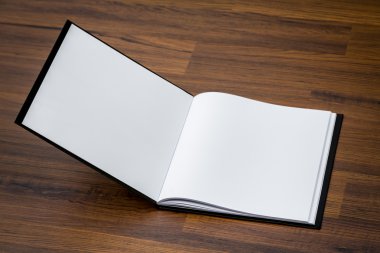 Boş defter kadar sahte