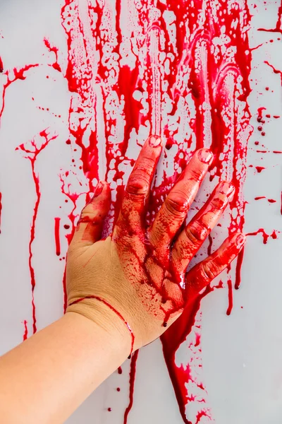 Mano humana en sangre — Foto de Stock