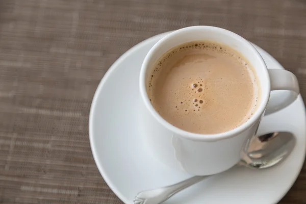 Kaffe i vit kopp — Stockfoto