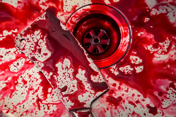 Lavello con coltello e sangue — Foto Stock