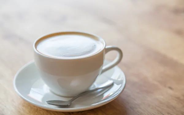 Beyaz fincan kahve — Stok fotoğraf
