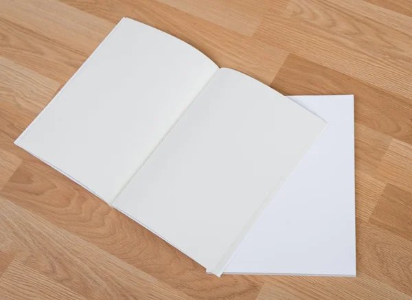 白い空白のカタログ — ストック写真