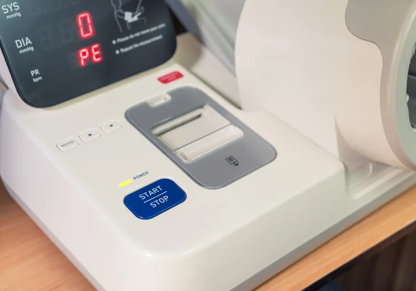 Blood pressure machine — Stock Photo, Image