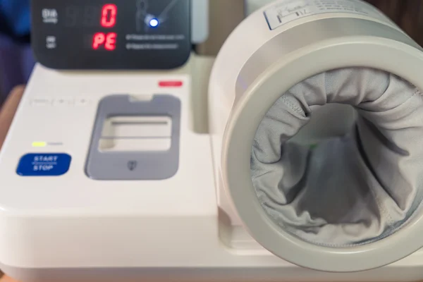 Blood pressure machine — Stock Photo, Image