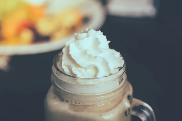 Café gelado em vidro — Fotografia de Stock