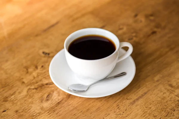 Кава в чашці на столі — стокове фото