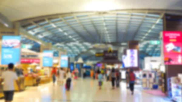 Passeggeri nel terminal dell'aeroporto — Foto Stock