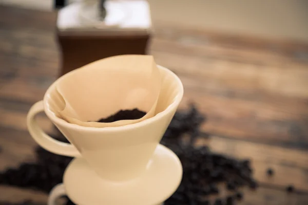 Voorbereiding drip koffie — Stockfoto