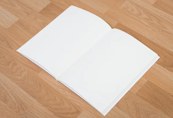 Cuaderno en blanco maqueta hasta —  Fotos de Stock