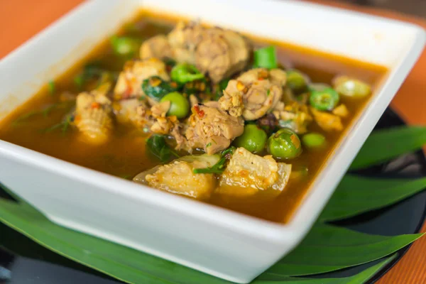 Sopa agria con pollo — Foto de Stock