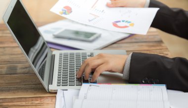 tipik bir iş kadını eller