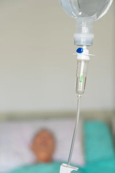 Infusion flaska med iv lösning — Stockfoto