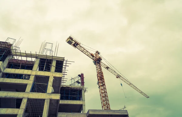 Kran und Baustelle — Stockfoto