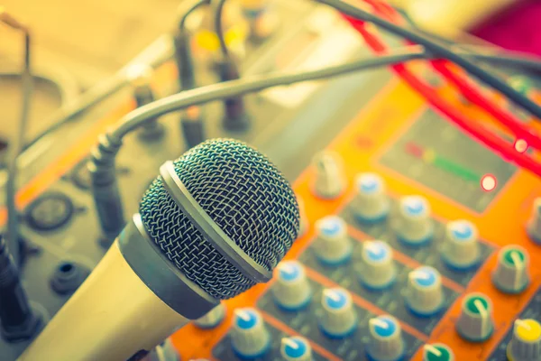 Microphone et table de mixage Musique — Photo