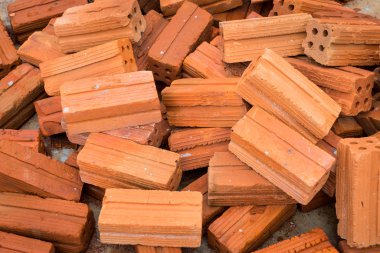 Kırmızı tuğla yığını