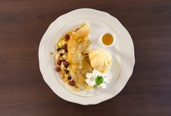 Pancake and fruits with ice cream — Stock Photo, Image