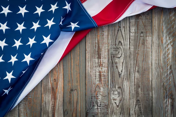 Amerikanische Flagge auf Holz — Stockfoto