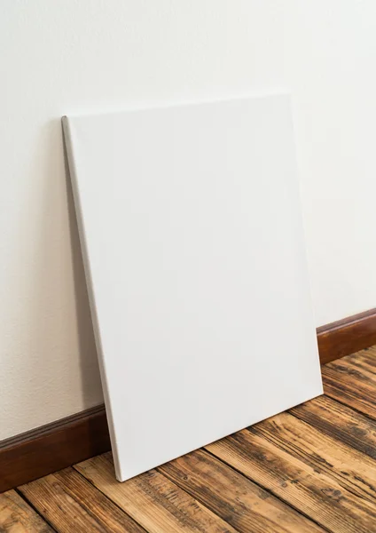 Bílé plátno na podlaze — Stock fotografie