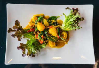 Fried tarak plaka üzerinde