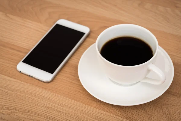 Café con teléfono inteligente — Foto de Stock