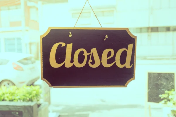 Closed sign on door — Stock Photo, Image