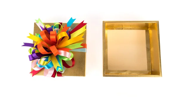 Scatola regalo oro — Foto Stock