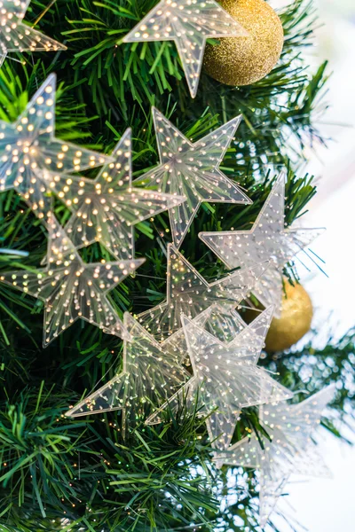 Albero di Natale con stelle — Foto Stock