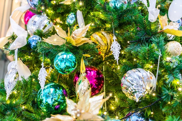 Tree with christmas toys — Stock Photo, Image