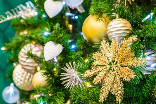 Decoraciones del árbol de Navidad — Foto de Stock