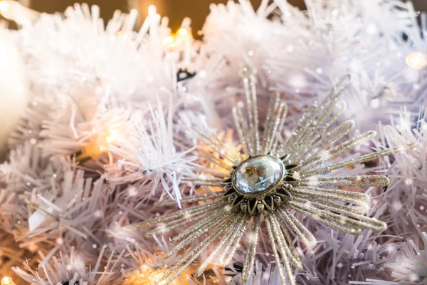 Dekoration am Weihnachtsbaum — Stockfoto