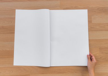 Gazete ile boş alanı kadar sahte